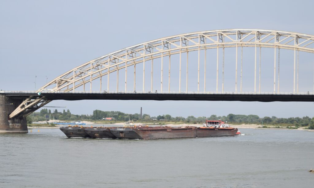 beroepsvaart op de Waal
